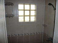 Душ в большом срубе